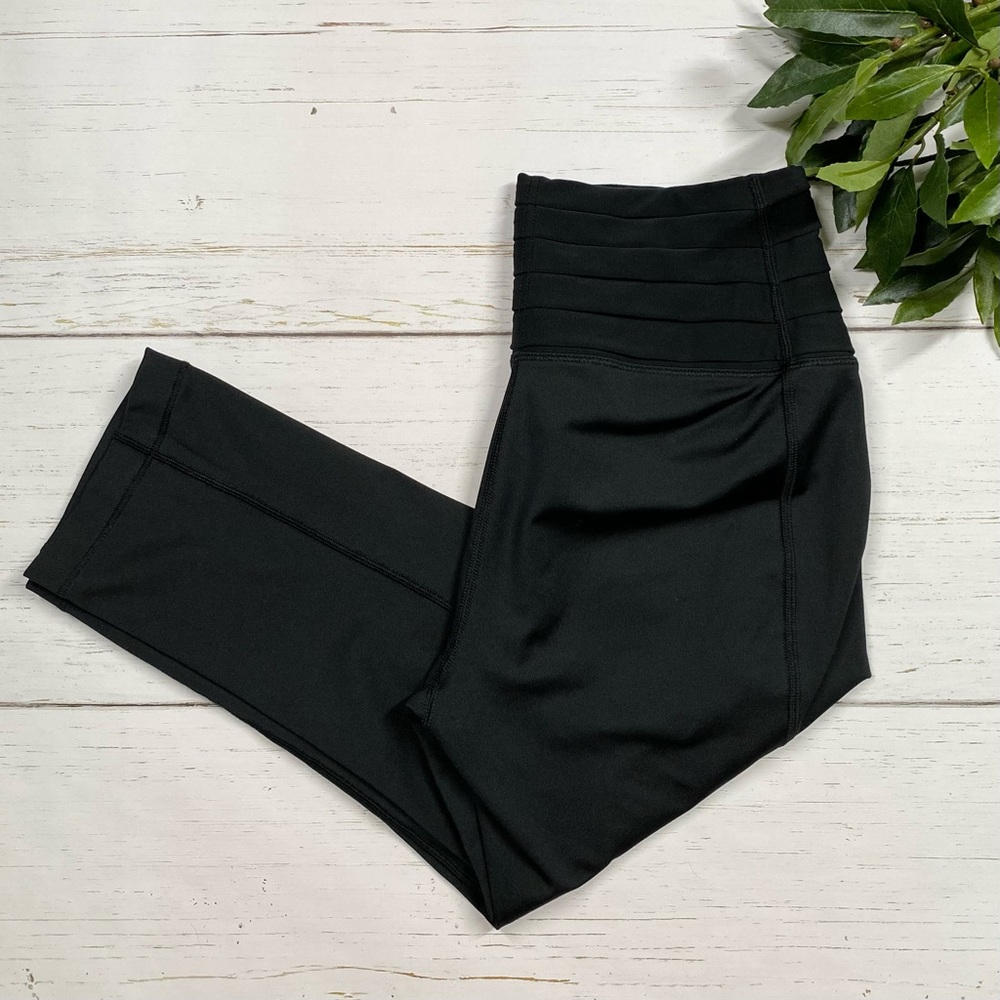 💕 Nike Dri Fit Cropped Leggings Black V Ruffle Waistband Small